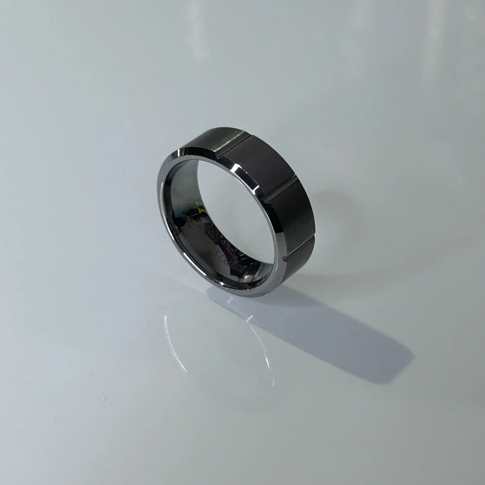 Men’s tungsten Ring size 10